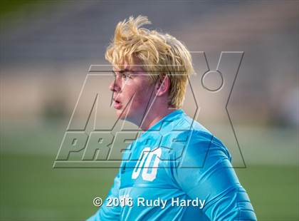 Thumbnail 1 in Lee vs. Stratford (UIL 5A Bi-District Playoff) photogallery.