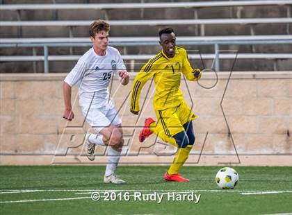 Thumbnail 2 in Lee vs. Stratford (UIL 5A Bi-District Playoff) photogallery.