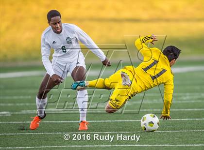 Thumbnail 2 in Lee vs. Stratford (UIL 5A Bi-District Playoff) photogallery.