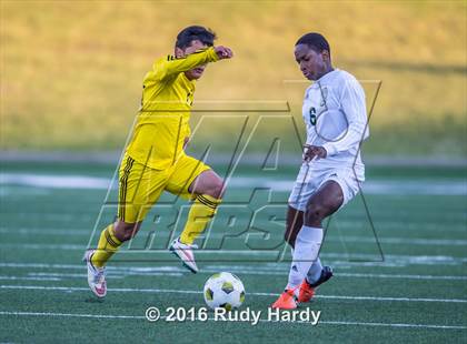 Thumbnail 3 in Lee vs. Stratford (UIL 5A Bi-District Playoff) photogallery.