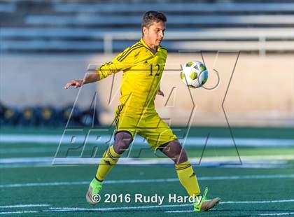 Thumbnail 1 in Lee vs. Stratford (UIL 5A Bi-District Playoff) photogallery.