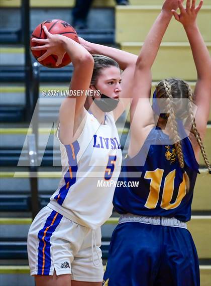 Thumbnail 3 in Perry @ Livonia photogallery.