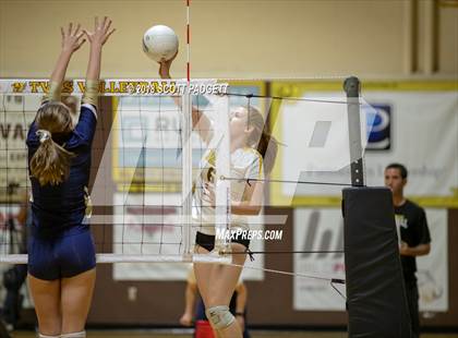 Thumbnail 3 in Notre Dame (SO) @ Temecula Valley (CIF Division I Playoff) photogallery.