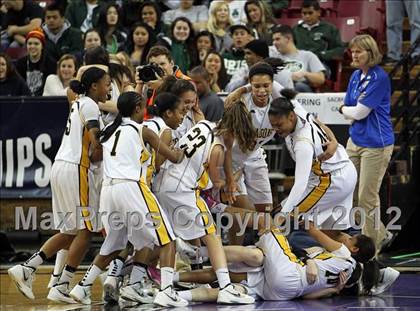 Thumbnail 3 in Bishop O'Dowd vs. Laguna Hills (CIF State D3 Final) photogallery.