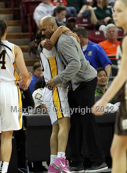 Thumbnail 3 in Bishop O'Dowd vs. Laguna Hills (CIF State D3 Final) photogallery.