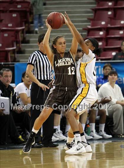 Thumbnail 1 in Bishop O'Dowd vs. Laguna Hills (CIF State D3 Final) photogallery.
