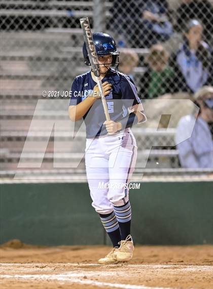 Thumbnail 3 in Churchill vs Johnson photogallery.