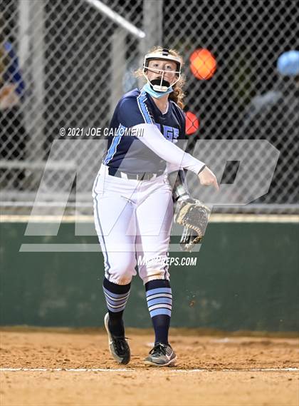 Thumbnail 2 in Churchill vs Johnson photogallery.