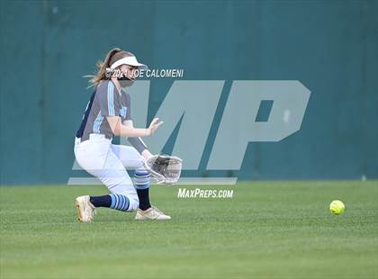 Thumbnail 3 in Churchill vs Johnson photogallery.