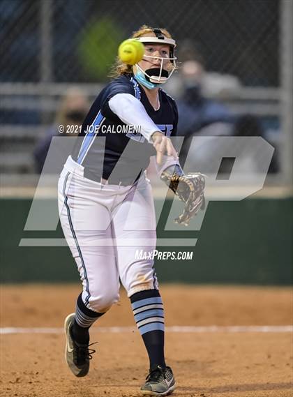 Thumbnail 3 in Churchill vs Johnson photogallery.