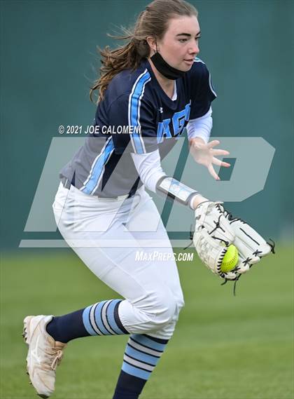 Thumbnail 3 in Churchill vs Johnson photogallery.