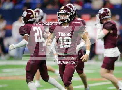 Thumbnail 2 in Harlingen @ Dripping Springs (UIL 6A Regional Playoff) photogallery.