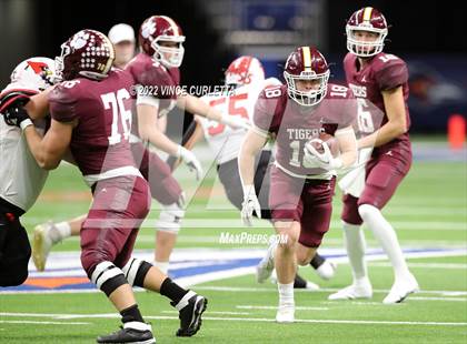 Thumbnail 1 in Harlingen @ Dripping Springs (UIL 6A Regional Playoff) photogallery.
