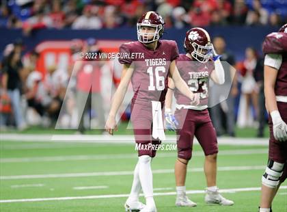 Thumbnail 1 in Harlingen @ Dripping Springs (UIL 6A Regional Playoff) photogallery.