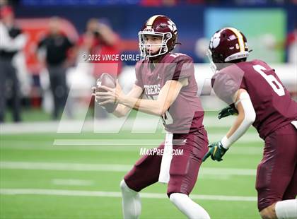 Thumbnail 2 in Harlingen @ Dripping Springs (UIL 6A Regional Playoff) photogallery.