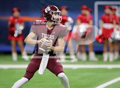 Thumbnail 1 in Harlingen @ Dripping Springs (UIL 6A Regional Playoff) photogallery.