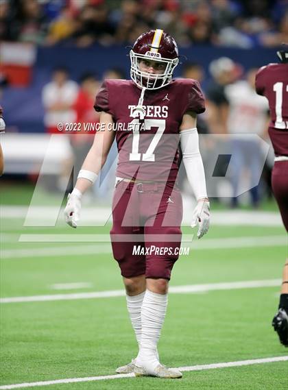 Thumbnail 2 in Harlingen @ Dripping Springs (UIL 6A Regional Playoff) photogallery.