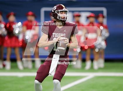 Thumbnail 2 in Harlingen @ Dripping Springs (UIL 6A Regional Playoff) photogallery.