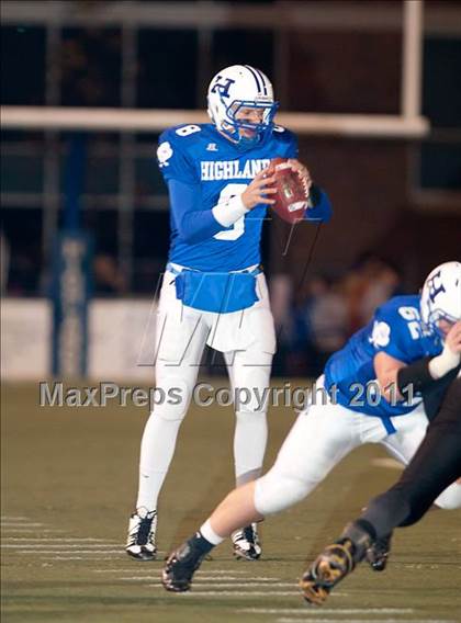 Thumbnail 1 in Highlands vs. Johnson Central (Class 4A KHSAA Commonwealth Gridiron Bowl) photogallery.
