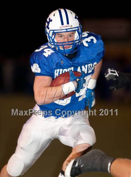 Thumbnail 2 in Highlands vs. Johnson Central (Class 4A KHSAA Commonwealth Gridiron Bowl) photogallery.
