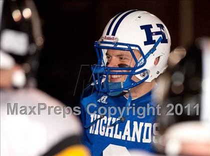 Thumbnail 2 in Highlands vs. Johnson Central (Class 4A KHSAA Commonwealth Gridiron Bowl) photogallery.