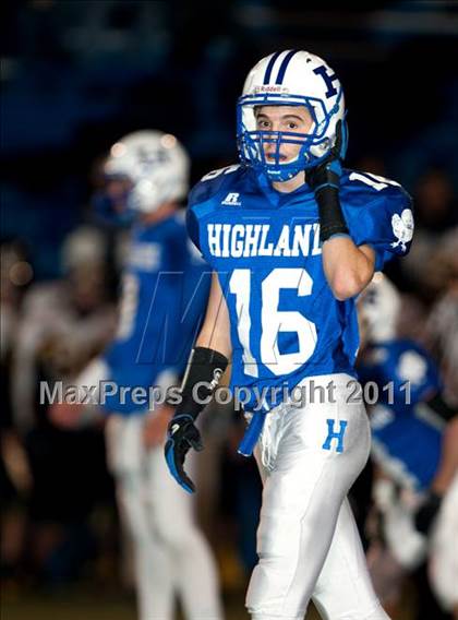 Thumbnail 3 in Highlands vs. Johnson Central (Class 4A KHSAA Commonwealth Gridiron Bowl) photogallery.