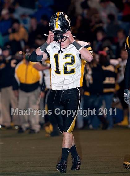 Thumbnail 1 in Highlands vs. Johnson Central (Class 4A KHSAA Commonwealth Gridiron Bowl) photogallery.