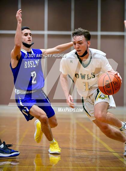 Thumbnail 3 in Roslyn vs Lynbrook photogallery.