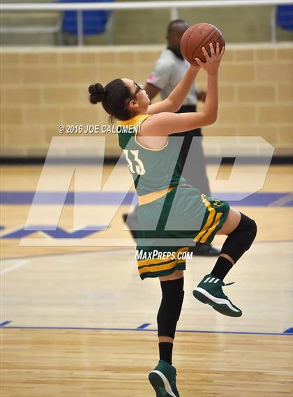 Thumbnail 1 in Holmes vs Warren photogallery.