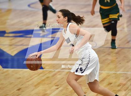 Thumbnail 2 in Holmes vs Warren photogallery.
