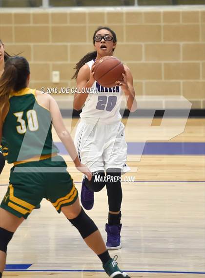 Thumbnail 3 in Holmes vs Warren photogallery.