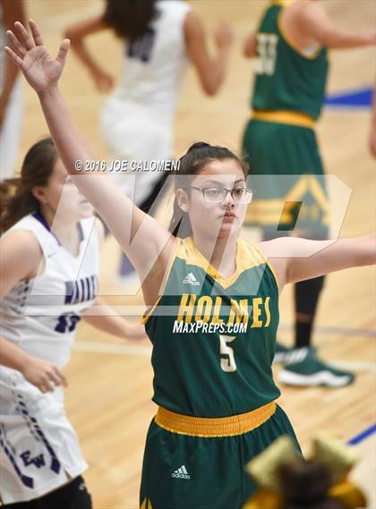 Thumbnail 2 in Holmes vs Warren photogallery.