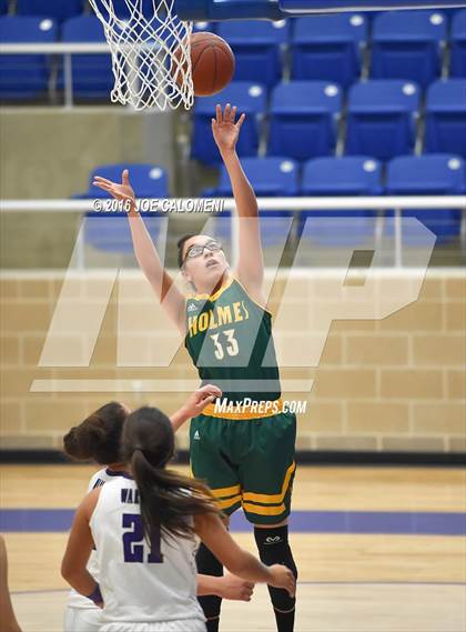 Thumbnail 2 in Holmes vs Warren photogallery.
