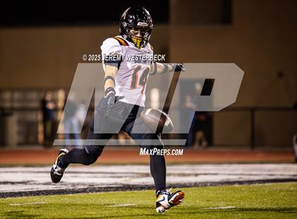 Thumbnail 1 in Huntington Beach @ Edison (CIF Southern Section Division 3 Round 1) photogallery.