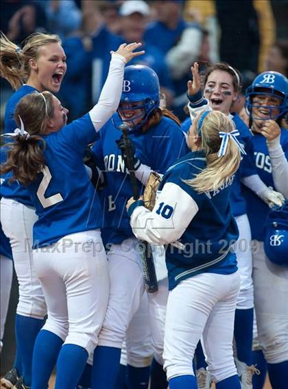 Thumbnail 2 in Rancho Bernardo vs El Camino (CIF SDS D1 Final) photogallery.
