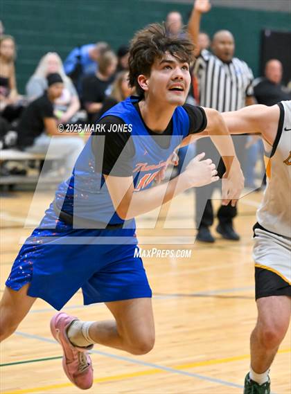 Thumbnail 2 in Thunderbird vs. Goldwater (Judy Dixon Holiday Tournament) photogallery.