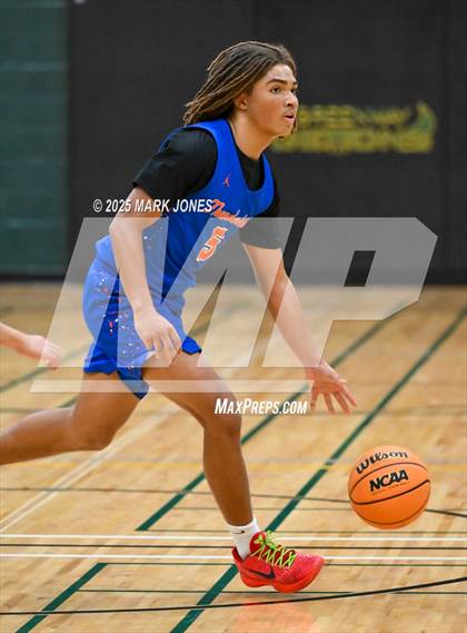 Thumbnail 2 in Thunderbird vs. Goldwater (Judy Dixon Holiday Tournament) photogallery.
