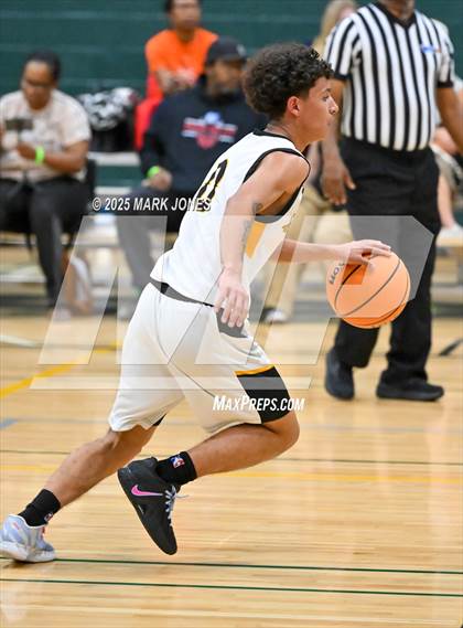 Thumbnail 3 in Thunderbird vs. Goldwater (Judy Dixon Holiday Tournament) photogallery.