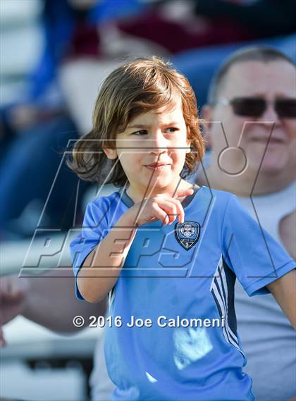 Thumbnail 3 in Lee [Robert E.] vs Canyon (Region 4 26-6A Bi-District Playoff) photogallery.