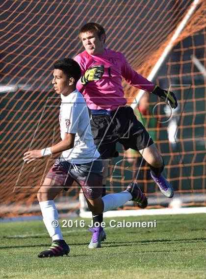 Thumbnail 2 in Lee [Robert E.] vs Canyon (Region 4 26-6A Bi-District Playoff) photogallery.