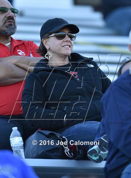 Thumbnail 2 in Lee [Robert E.] vs Canyon (Region 4 26-6A Bi-District Playoff) photogallery.