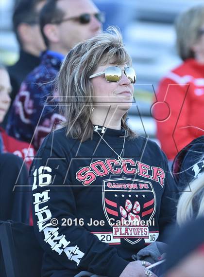 Thumbnail 2 in Lee [Robert E.] vs Canyon (Region 4 26-6A Bi-District Playoff) photogallery.