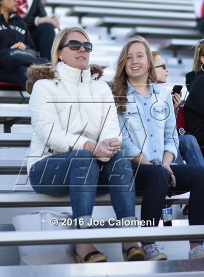 Thumbnail 2 in Lee [Robert E.] vs Canyon (Region 4 26-6A Bi-District Playoff) photogallery.