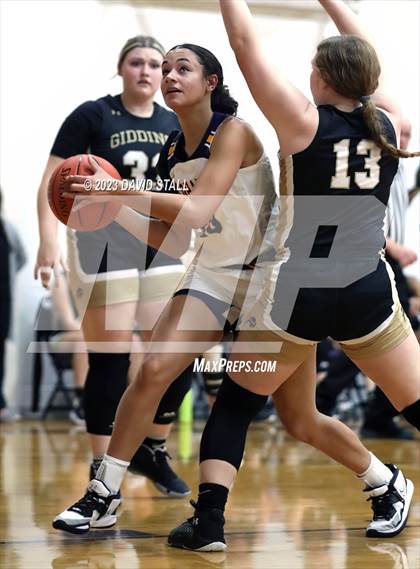 Thumbnail 1 in Giddings @ La Grange photogallery.