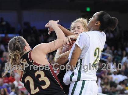 Thumbnail 2 in Clovis West vs. Poly (CIF SoCal D1 Final) photogallery.