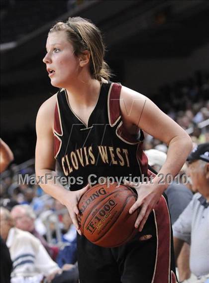 Thumbnail 1 in Clovis West vs. Poly (CIF SoCal D1 Final) photogallery.