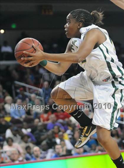 Thumbnail 2 in Clovis West vs. Poly (CIF SoCal D1 Final) photogallery.