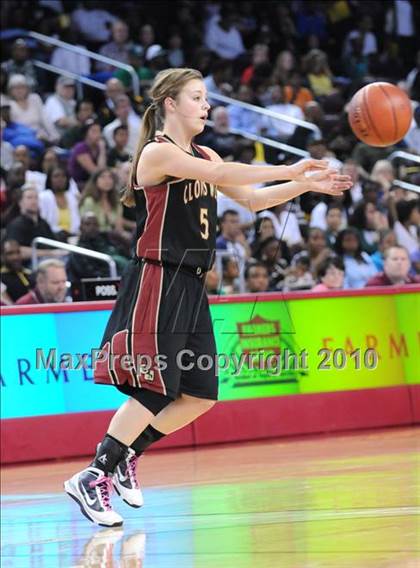 Thumbnail 1 in Clovis West vs. Poly (CIF SoCal D1 Final) photogallery.