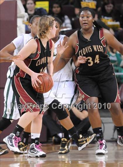 Thumbnail 1 in Clovis West vs. Poly (CIF SoCal D1 Final) photogallery.