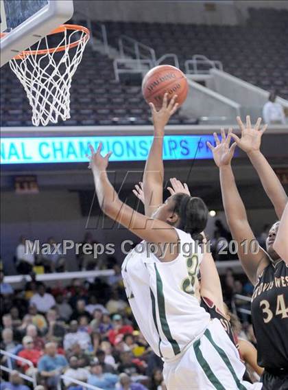 Thumbnail 2 in Clovis West vs. Poly (CIF SoCal D1 Final) photogallery.